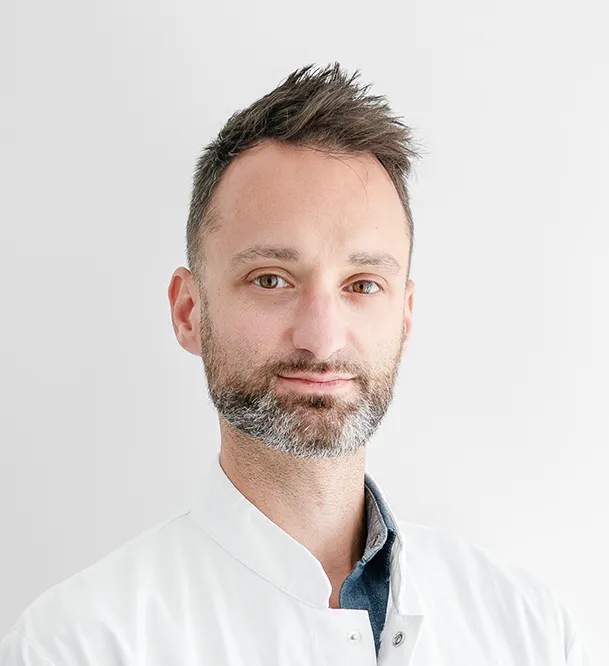 Dr. Benoit VAN MAEL